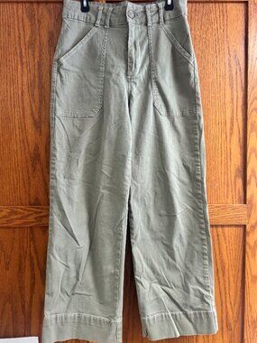Bagatelle Collection New York Green Capri Chinos